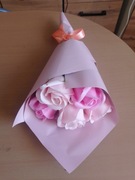 Bukiet z kwiatami mydlanymi na dzień kobiet 