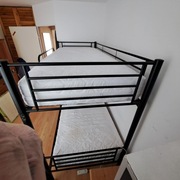 Łóżko piętrowe stalowe 