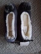 Kapcie kapcie -balerinki ocieplane ozdobne pomponami 38-39 home&you