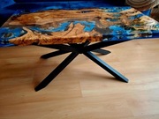 Stolik kawowy z żywicą epoksydową salon morski motyw