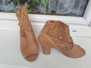 botki skórzane ażurowe z cyrkoniami Venezia  41