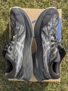 ASICS Novablast 3 – buty do biegania, czarne, r. 43.5