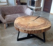 Stolik kawowy z plastra drewna