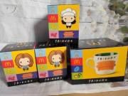 Zestaw - figurki i kubek Friends (Przyjaciele)