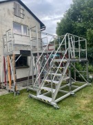 Podest roboczy aluminiowy ze schodami/ bez schodów