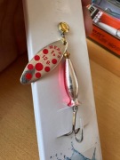 Mepps AGLIA LONG HEAVY srebrna / czerwone kropki nr 1+