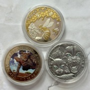 Zestaw 3 Monet Afryka Somalia Leopard Niue Snow Leopard Niue Pszczoły Miód