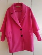 Piękny płaszczyk ze ściągaczami na rękawach fuksja La Manuel, oversize 