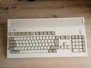 Amiga A1200 mysz ,zasilacz, karta SD i nowa osłona przeciwkurzowa 