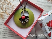 Wisiorek Vintage zieleń z czerwienią 