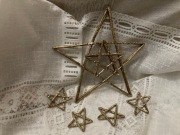 Gwiazdki złote z wikliny papierowej