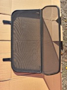 WINDSCHOTT WIATROLAP SAAB 900 93 CABRIO  1994-2003 ROK ORYGINALNY 