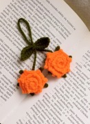 Różyczki wykonane na szydełku, brelok, zawieszka 