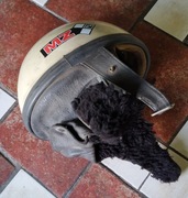 kask motocyklowy typu orzeszek (z PRL-u)