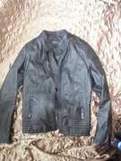 czarna kurtka z ekoskóry dłuższa