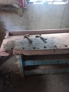 Stary drewniany stol warsztatowy PRL z imadlem drewnianym