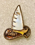 Jacht klasy Finn, emalia wypalana, ciężki metal, rzadkość.