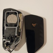 Cupera Kluczyki plus etui na książkę serwisową cupra