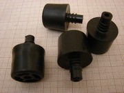 czarne nóżki wkręczne do obudowy 