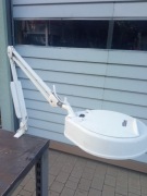 Lampa z  lupą 22 watt 5 dpi