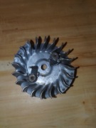 Husqvarna 445 orginalne koło magnesowe 