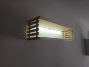 Półka wisząca z lamelami LED 