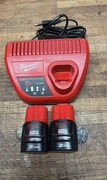 Milwaukee M12 komplet ładowarka z dwoma bateriami