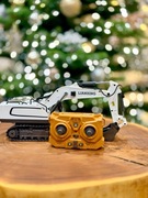 Zdalnie sterowana koparka