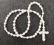 Różaniec biały komunijny i nie tylko ze sznurka satynowego, różyczki