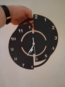 Zegarek ścienny wycięty laserowo