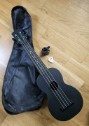 Zestaw: Ukulele Sopranowe + Tuner Aroma + Pokrowiec i kostka