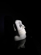 Moai – dyskretny pojemnik na serwetki od spodu, 28 cm