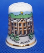 Naparstek Kolekcjonerski Porcelanowy Burton Agnes Hall