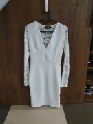 Sukienka, rozciagliwa, dekolt serek, plecy koronka