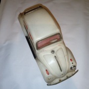 SAMOCHÓD VW VOLKSWAGEN GARBUS - ZABAWKA PRL