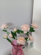 Piękne sztuczne róże 