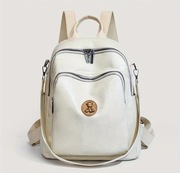 Nowy plecak damski. Skórzany Przegródki. Plecako-torebka