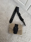 Kożuszkowa torebka Great By Sandie szeroki pasek