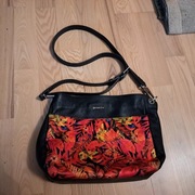 Torebka Gino Rossi Czerwone kwiaty listonoszka