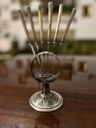 STOJAK Z NOŻAMI DO OWOCÓW- B.HENNEBERG