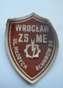 Tarcza szkolna PRL Wrocław ZSME Młodych Techników
