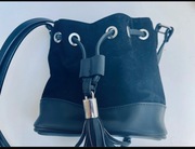 Bon Prix torebka zamszowa z chwostem czarna