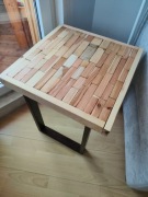 Industrialny stolik kawowy 