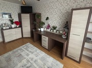 Zestaw solidnych mebli