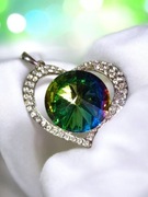 Wisiorek Zawieszka do naszyjnika serce z kamieniem 