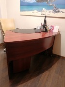 Biurko wraz kontenerem szuflada+szafka zamykana