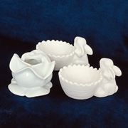 **francuskie białe figurki podstawki Zające świecznik RÓŻA