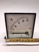 Amperomierz tablicowy LUMEL 25A  100x100mm fotowoltaika wiatrak