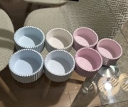 Osłonka pojemnik ryflowany prążki baza do świec, gips ceramiczny