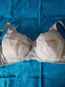 MARKS&SPENCER  T33 7134 ; MIĘKKI  HAFTOWANY BEZ FISZBIN ; 40Dx90D